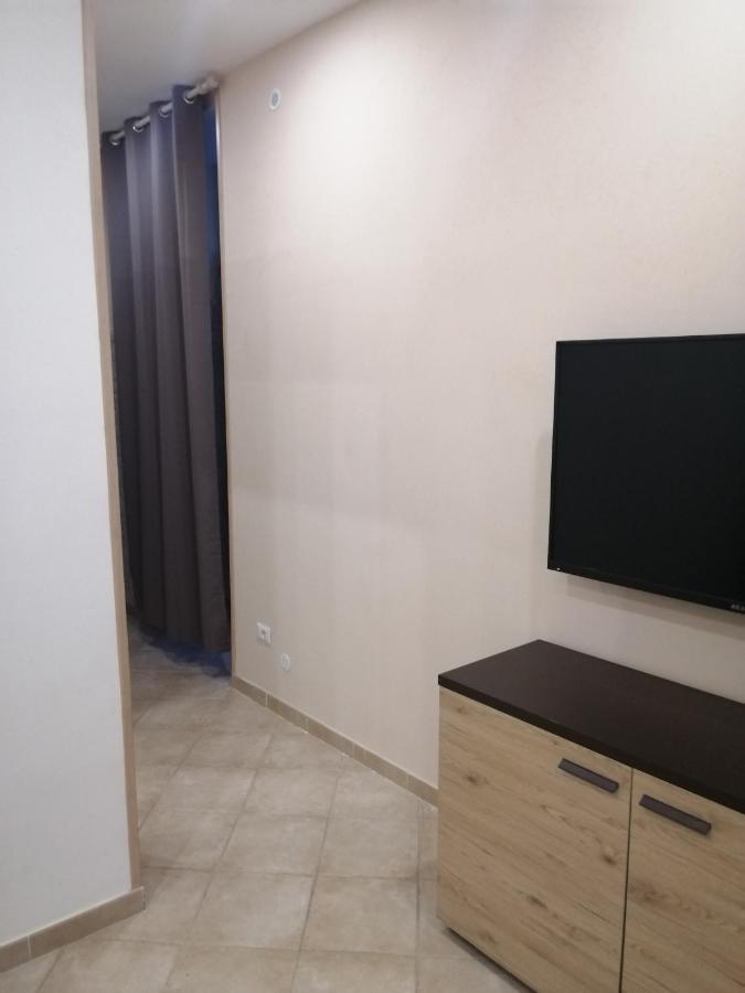 Apartamento Ad Un Passo Dal Duomo "2" Nápoles Exterior foto