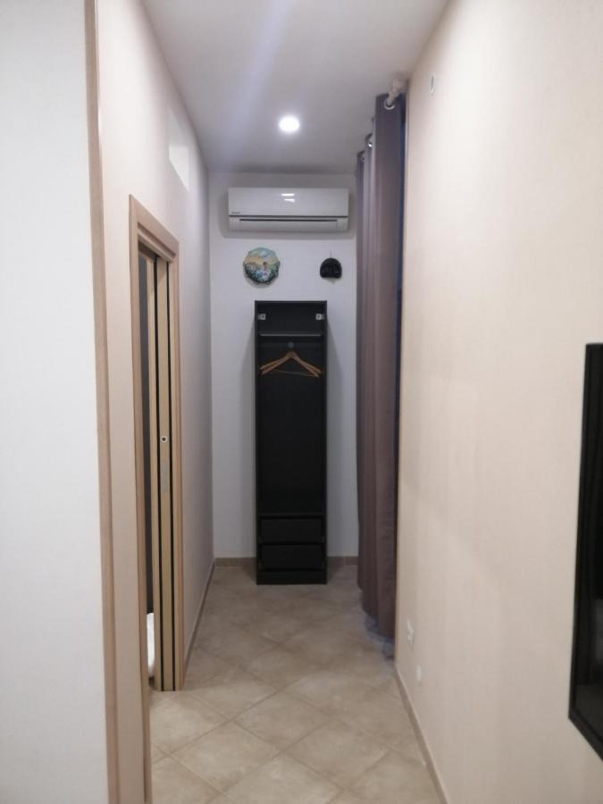 Apartamento Ad Un Passo Dal Duomo "2" Nápoles Exterior foto