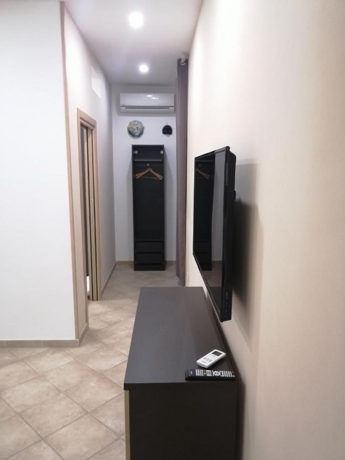 Apartamento Ad Un Passo Dal Duomo "2" Nápoles Exterior foto