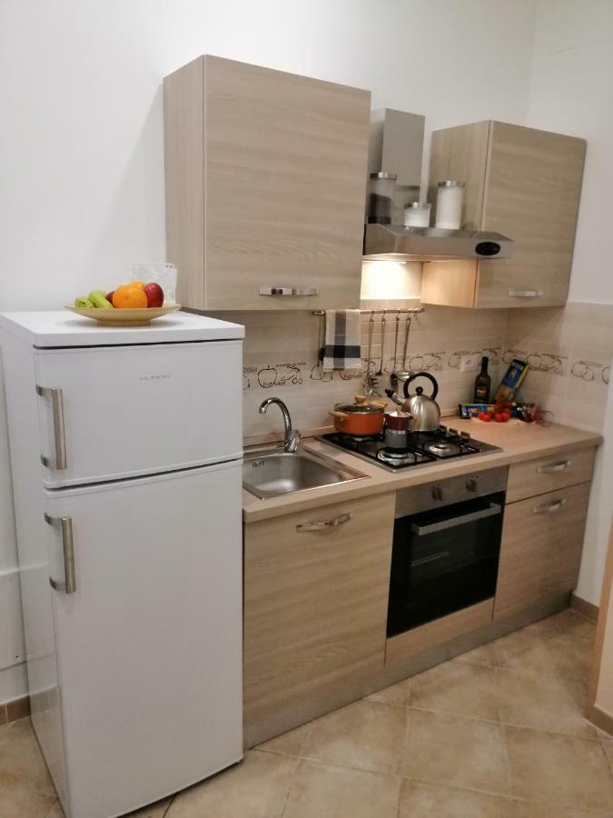 Apartamento Ad Un Passo Dal Duomo "2" Nápoles Exterior foto