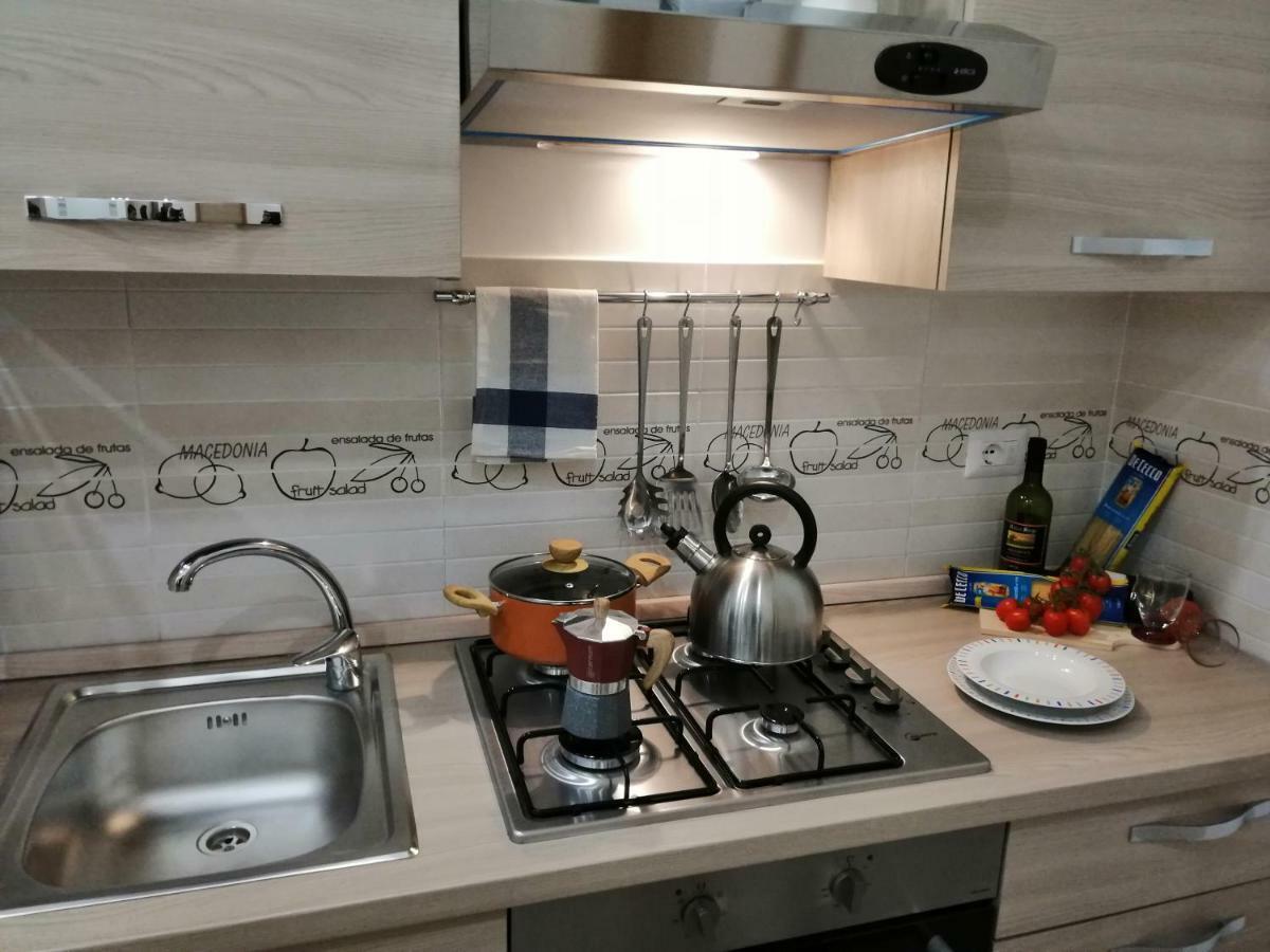 Apartamento Ad Un Passo Dal Duomo "2" Nápoles Exterior foto