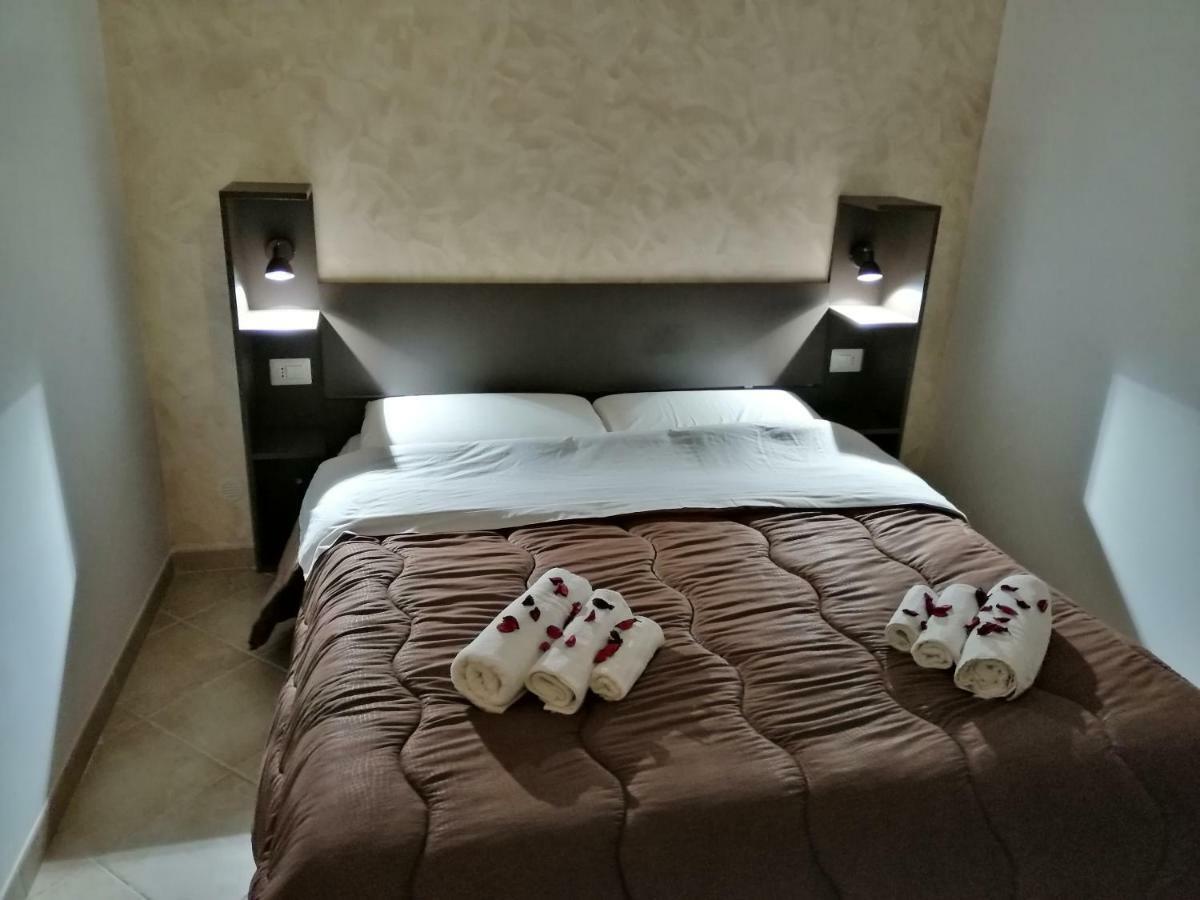 Apartamento Ad Un Passo Dal Duomo "2" Nápoles Exterior foto