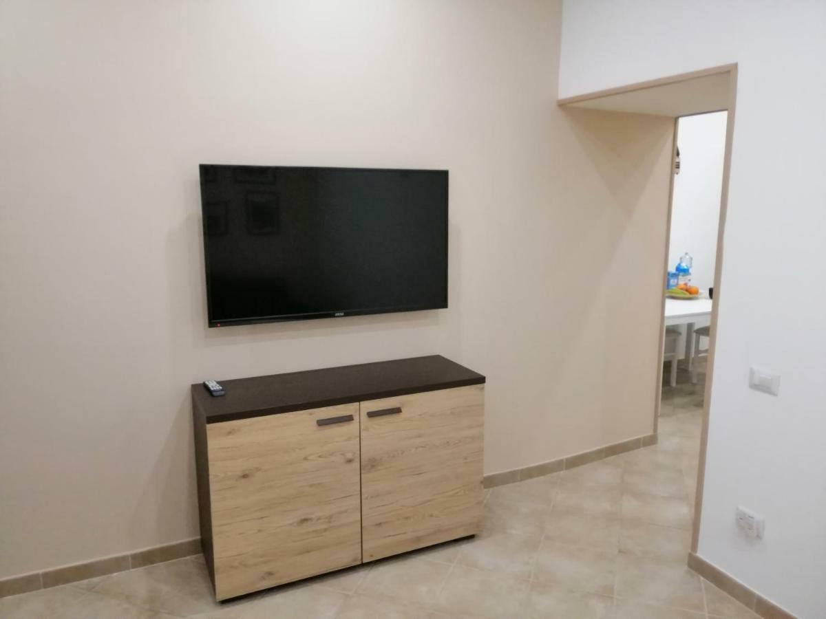 Apartamento Ad Un Passo Dal Duomo "2" Nápoles Exterior foto