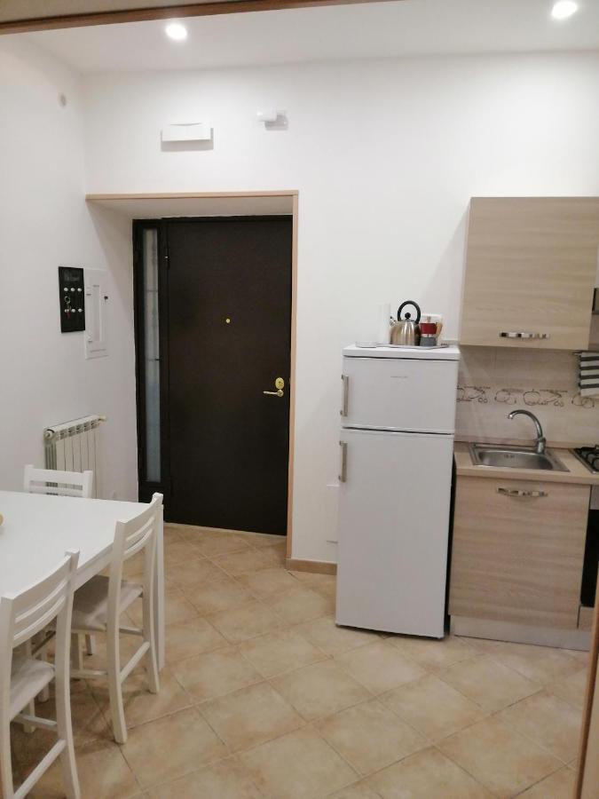 Apartamento Ad Un Passo Dal Duomo "2" Nápoles Exterior foto